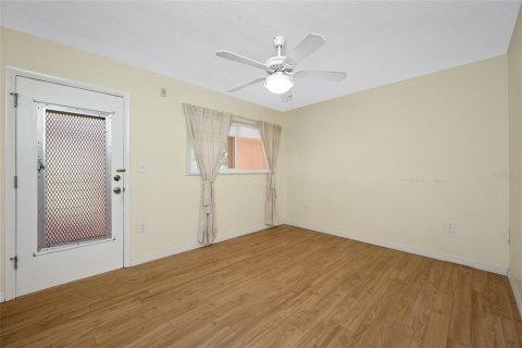 Condo in Seminole, Florida, 1 bedroom  № 2379626 - photo 19