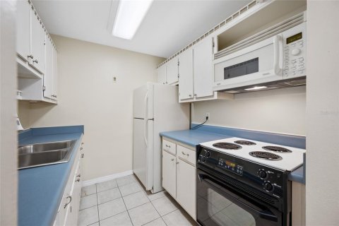 Condo in Seminole, Florida, 1 bedroom  № 2379626 - photo 11