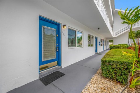 Condo in Seminole, Florida, 1 bedroom  № 2379626 - photo 4