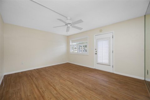 Condo in Seminole, Florida, 1 bedroom  № 2379626 - photo 6