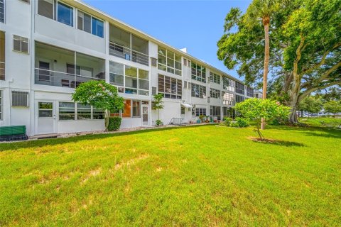 Condo in Seminole, Florida, 1 bedroom  № 2379626 - photo 25