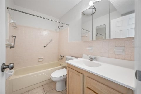Condo in Seminole, Florida, 1 bedroom  № 2379626 - photo 16