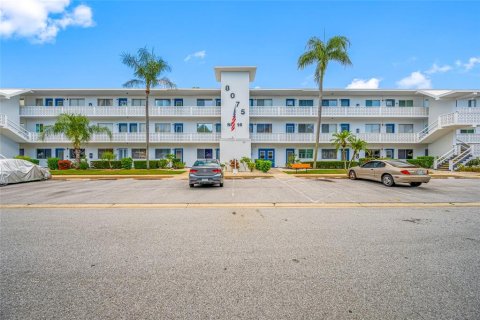 Condo in Seminole, Florida, 1 bedroom  № 2379626 - photo 29