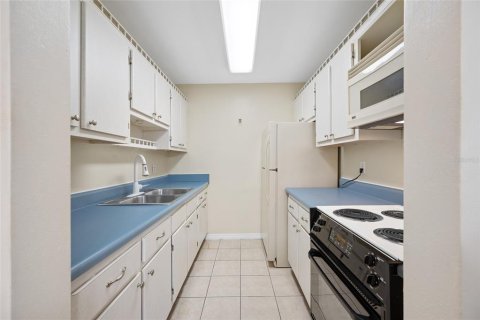 Condo in Seminole, Florida, 1 bedroom  № 2379626 - photo 12