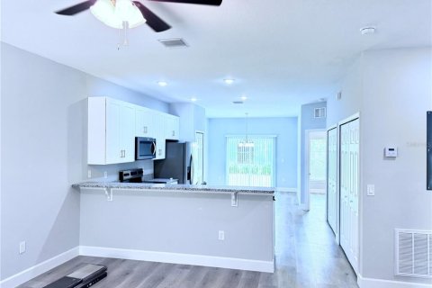 Apartamento en alquiler en Kissimmee, Florida, 3 dormitorios, 121.14 m2 № 1873973 - foto 3