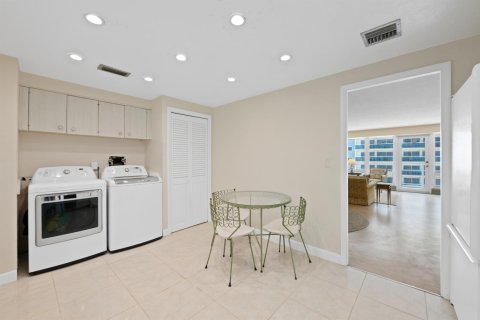 Condo in Fort Lauderdale, Florida, 2 bedrooms  № 2327623 - photo 21