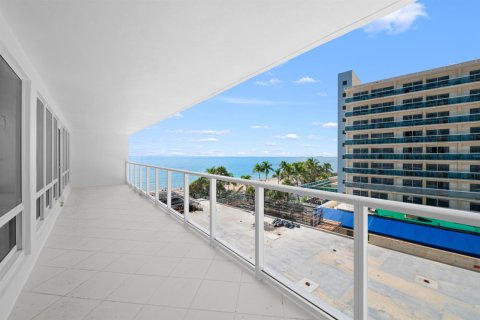 Condo in Fort Lauderdale, Florida, 2 bedrooms  № 2327623 - photo 12