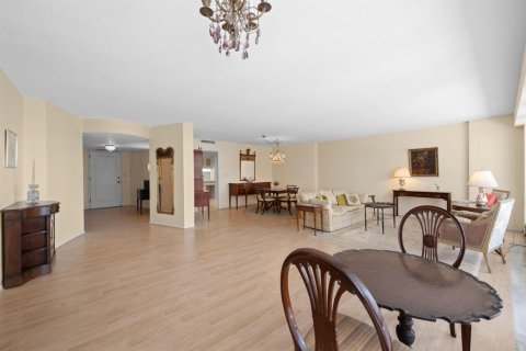 Condo in Fort Lauderdale, Florida, 2 bedrooms  № 2327623 - photo 5