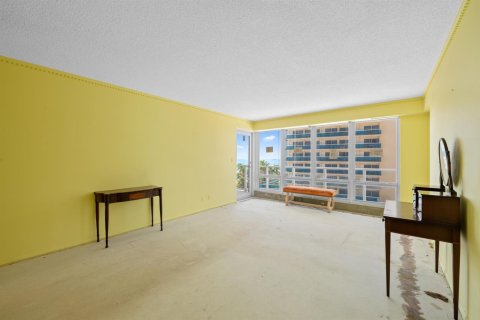 Condo in Fort Lauderdale, Florida, 2 bedrooms  № 2327623 - photo 25