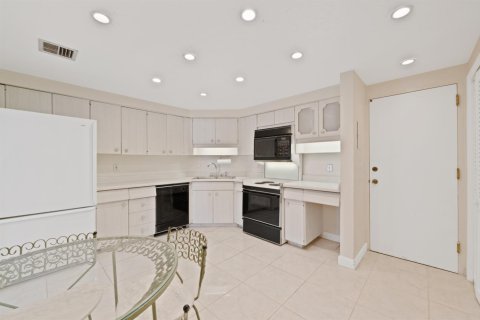 Condo in Fort Lauderdale, Florida, 2 bedrooms  № 2327623 - photo 22
