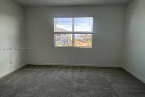 Townhouse in Port St. Lucie, Florida 3 bedrooms, 169.08 sq.m. № 2000701 - photo 5