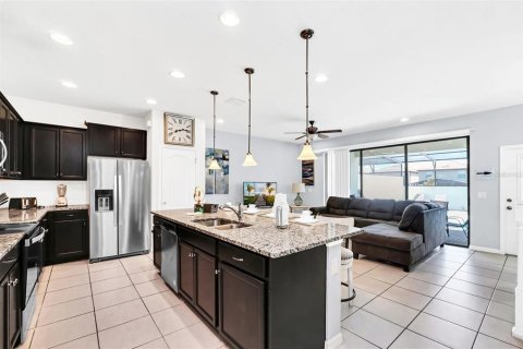 Townhouse in Kissimmee, Florida 5 bedrooms, 210.42 sq.m. № 2211053 - photo 2