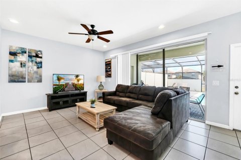 Townhouse in Kissimmee, Florida 5 bedrooms, 210.42 sq.m. № 2211053 - photo 4