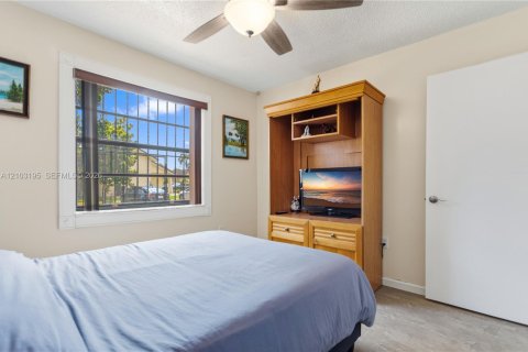 Touwnhouse à vendre à Miami, Floride: 3 chambres, 125.05 m2 № 2414267 - photo 22