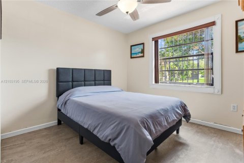 Touwnhouse à vendre à Miami, Floride: 3 chambres, 125.05 m2 № 2414267 - photo 20