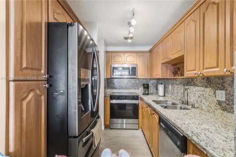 Touwnhouse à vendre à Miami, Floride: 3 chambres, 125.05 m2 № 2414267 - photo 12