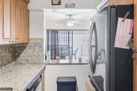 Touwnhouse à vendre à Miami, Floride: 3 chambres, 125.05 m2 № 2414267 - photo 15