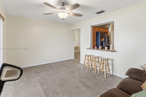 Touwnhouse à vendre à Miami, Floride: 3 chambres, 125.05 m2 № 2414267 - photo 10