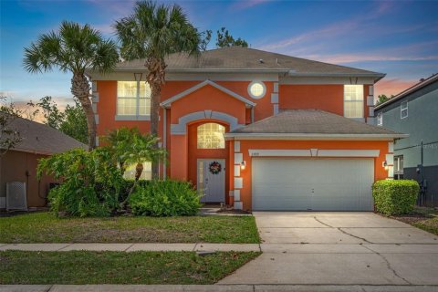 Casa en venta en Kissimmee, Florida, 7 dormitorios, 267.65 m2 № 1717992 - foto 1