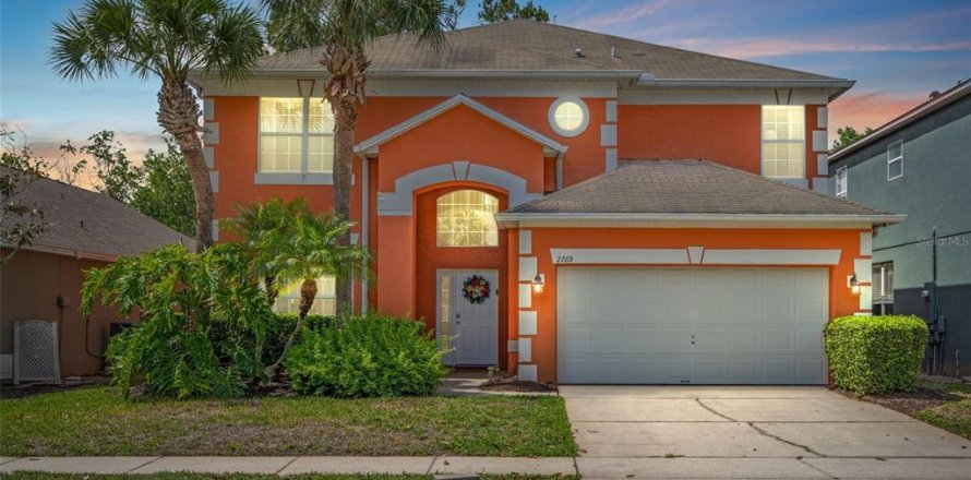 Casa en Kissimmee, Florida 7 dormitorios, 267.65 m2 № 1717992