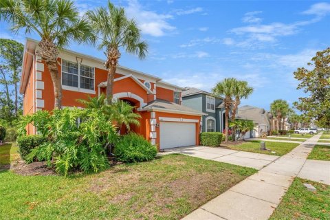 Casa en venta en Kissimmee, Florida, 7 dormitorios, 267.65 m2 № 1717992 - foto 3