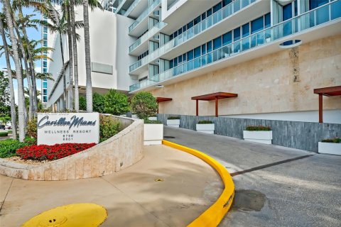 Condo in Miami Beach, Florida, 2 bedrooms  № 1940618 - photo 24
