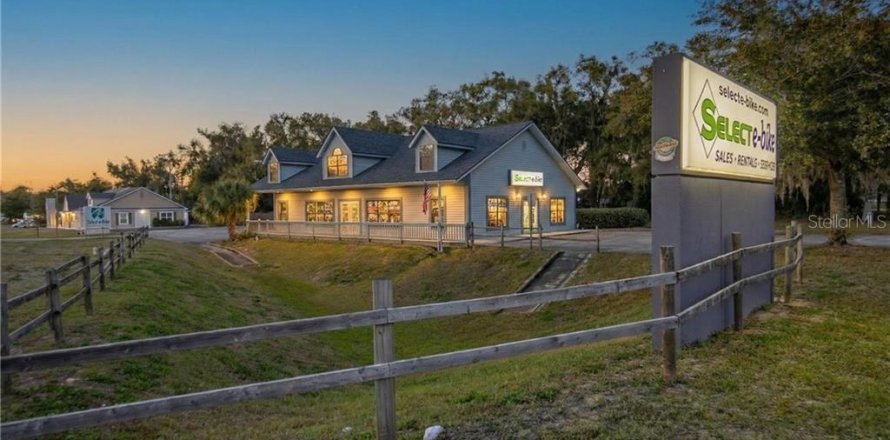 Immobilier commercial à Inverness, Floride 222.22 m2 № 2128439
