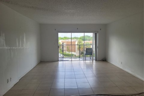 Copropriété à vendre à Plantation, Floride: 3 chambres, 118.45 m2 № 1713907 - photo 5