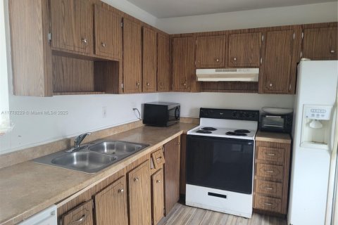 Copropriété à vendre à Plantation, Floride: 3 chambres, 118.45 m2 № 1713907 - photo 13