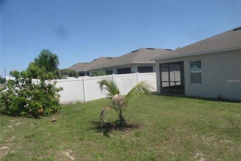 House in Auburndale, Florida 3 bedrooms, 161.93 sq.m. № 2278000 - photo 6