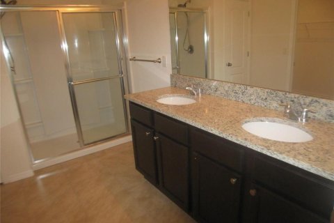 House in Auburndale, Florida 3 bedrooms, 161.93 sq.m. № 2278000 - photo 13