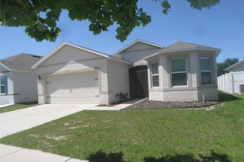 House in Auburndale, Florida 3 bedrooms, 161.93 sq.m. № 2278000 - photo 2