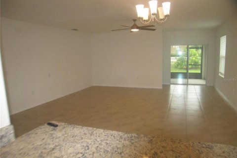 House in Auburndale, Florida 3 bedrooms, 161.93 sq.m. № 2278000 - photo 18