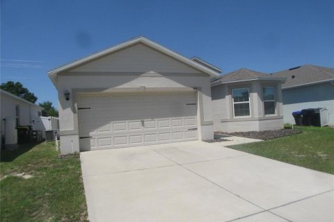 House in Auburndale, Florida 3 bedrooms, 161.93 sq.m. № 2278000