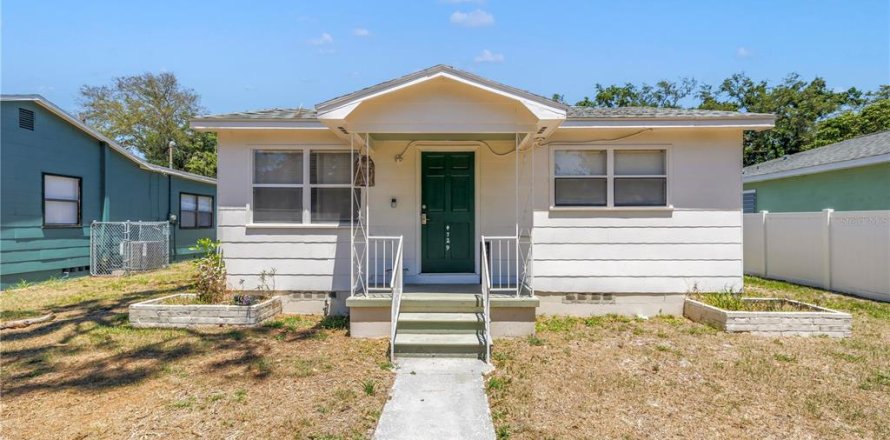 Villa ou maison à Saint Petersburg, Floride 3 chambres, 118.91 m2 № 2203023