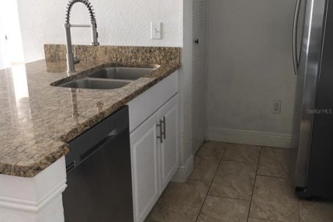 Condo in Kissimmee, Florida, 2 bedrooms  № 1899016 - photo 3