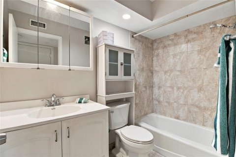 Copropriété à vendre à Palm Harbor, Floride: 2 chambres, 149.67 m2 № 2408027 - photo 30