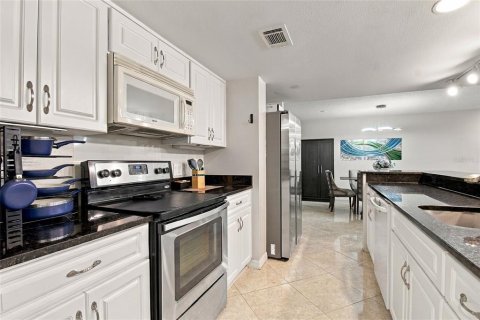 Copropriété à vendre à Palm Harbor, Floride: 2 chambres, 149.67 m2 № 2408027 - photo 15