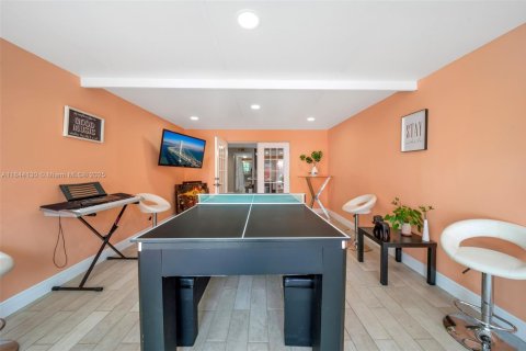 Townhouse in Miami, Florida 2 bedrooms, 119.29 sq.m. № 1839341 - photo 20