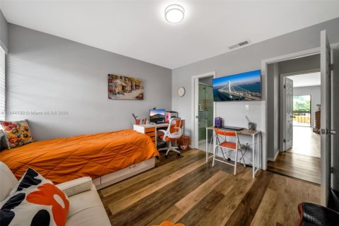 Townhouse in Miami, Florida 2 bedrooms, 119.29 sq.m. № 1839341 - photo 25