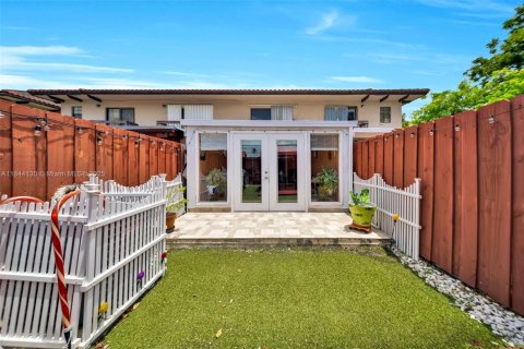 Townhouse in Miami, Florida 2 bedrooms, 119.29 sq.m. № 1839341 - photo 22