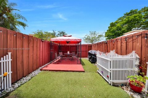 Townhouse in Miami, Florida 2 bedrooms, 119.29 sq.m. № 1839341 - photo 21