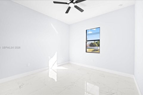 Casa en venta en Cape Coral, Florida, 4 dormitorios, 171.13 m2 № 2055222 - foto 23