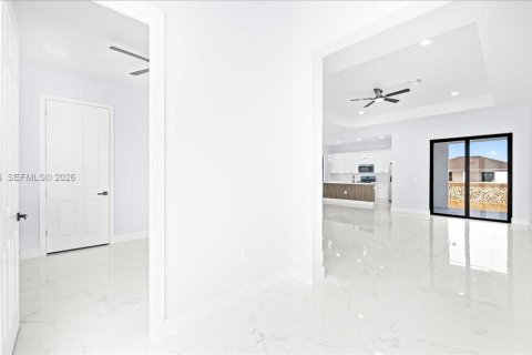 Casa en venta en Cape Coral, Florida, 4 dormitorios, 171.13 m2 № 2055222 - foto 8