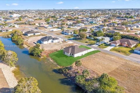 Casa en venta en Cape Coral, Florida, 4 dormitorios, 171.13 m2 № 2055222 - foto 29