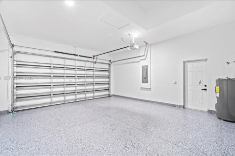 Casa en venta en Cape Coral, Florida, 4 dormitorios, 171.13 m2 № 2055222 - foto 27