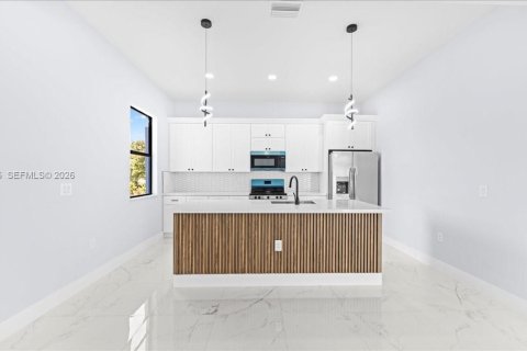 Casa en venta en Cape Coral, Florida, 4 dormitorios, 171.13 m2 № 2055222 - foto 9