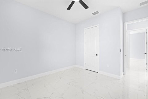 Casa en venta en Cape Coral, Florida, 4 dormitorios, 171.13 m2 № 2055222 - foto 24