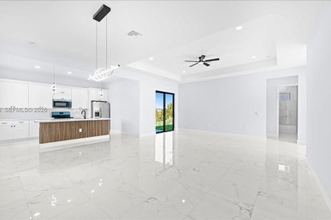 Casa en venta en Cape Coral, Florida, 4 dormitorios, 171.13 m2 № 2055222 - foto 10