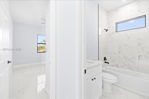 Casa en venta en Cape Coral, Florida, 4 dormitorios, 171.13 m2 № 2055222 - foto 18